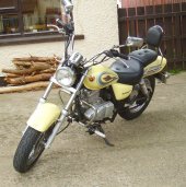 2000 Suzuki GZ Marauder 125 photo